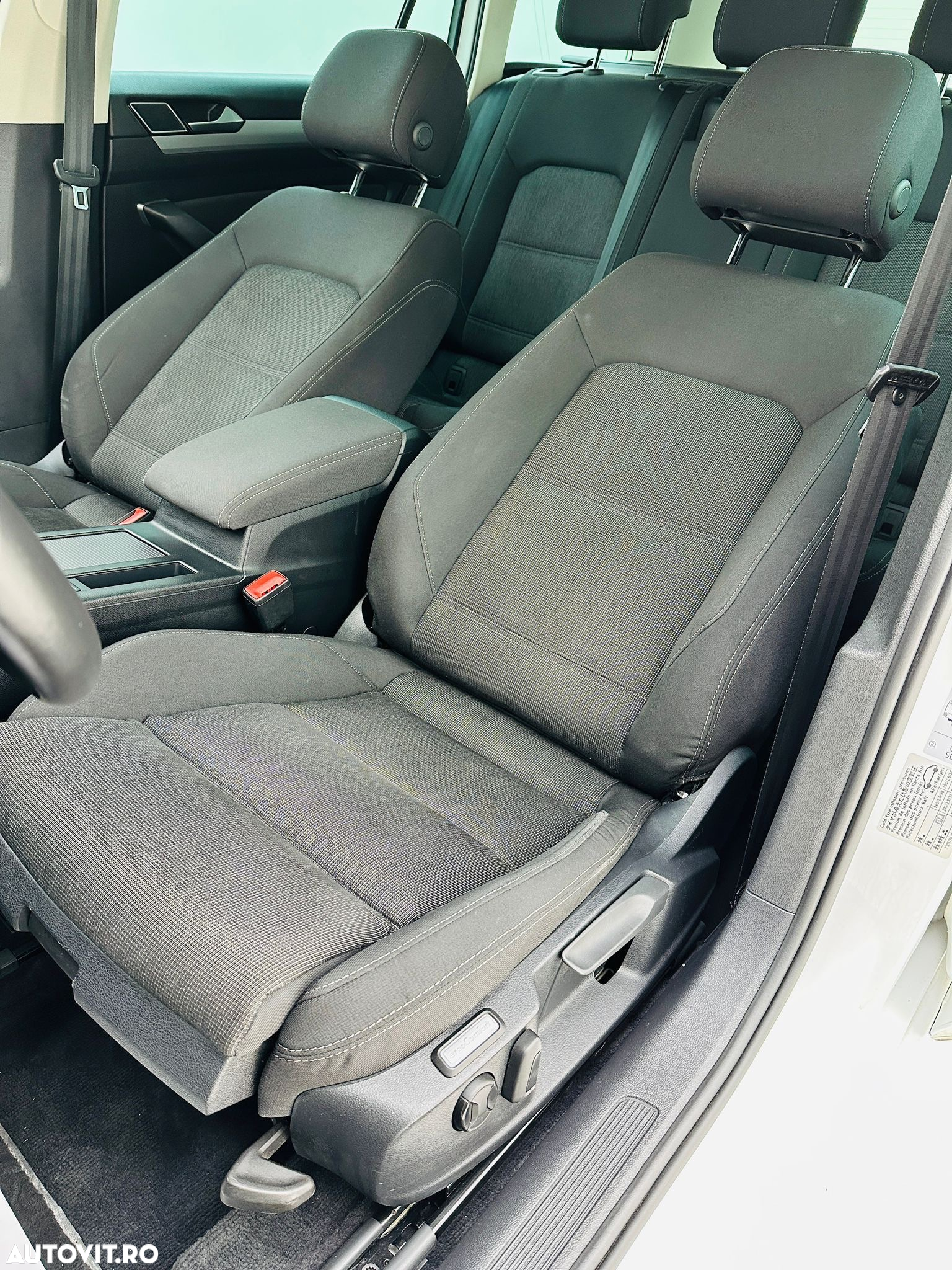 Volkswagen Passat - 26