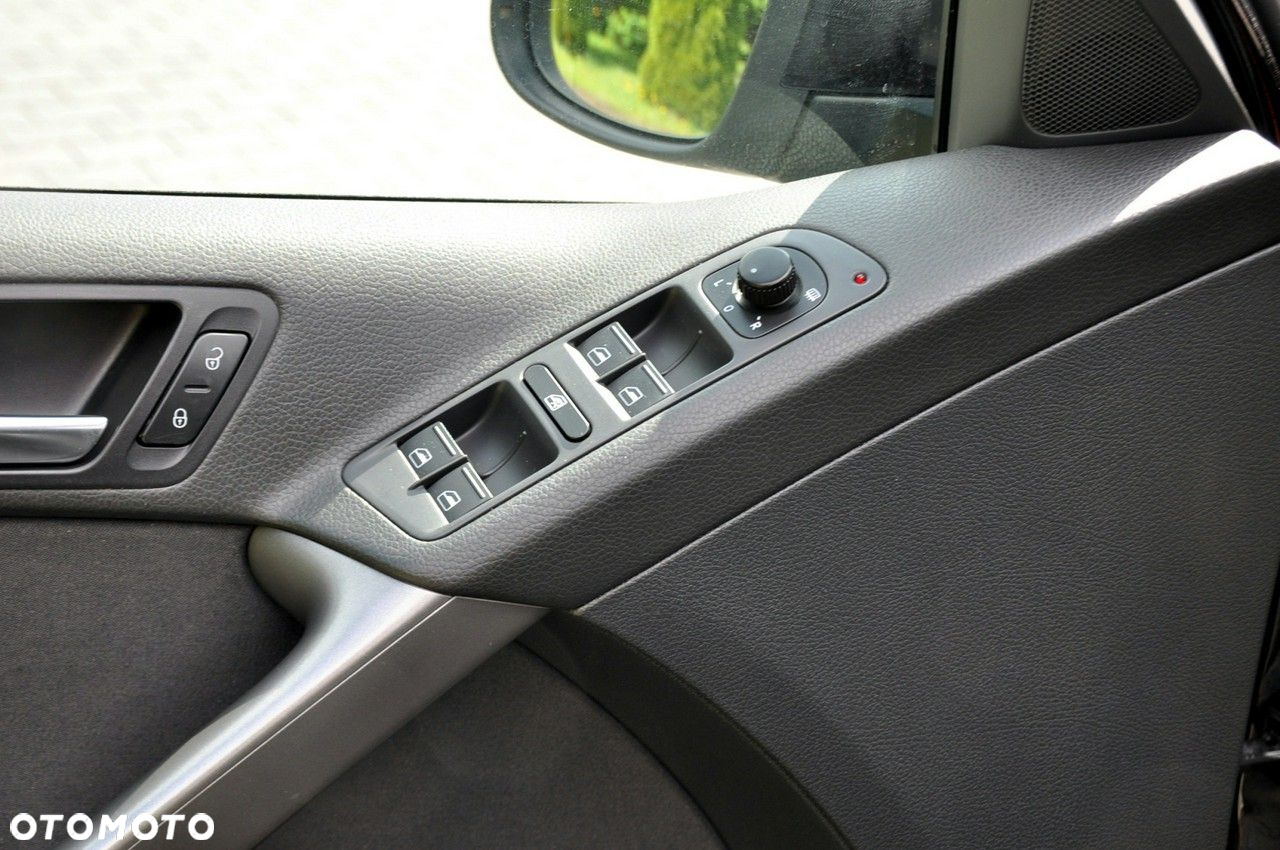 Volkswagen Tiguan - 36