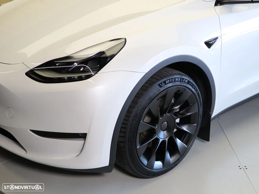 Tesla Model Y Long Range Dual Motor AWD - 10