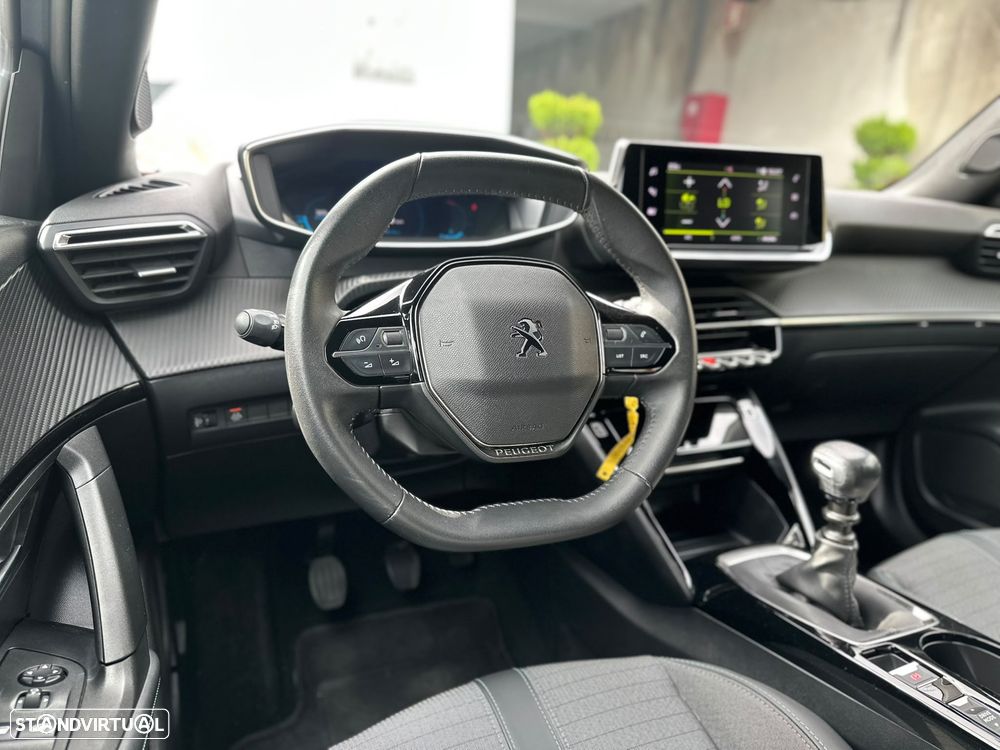 Peugeot 2008 1.2 PureTech Allure Pack - 16