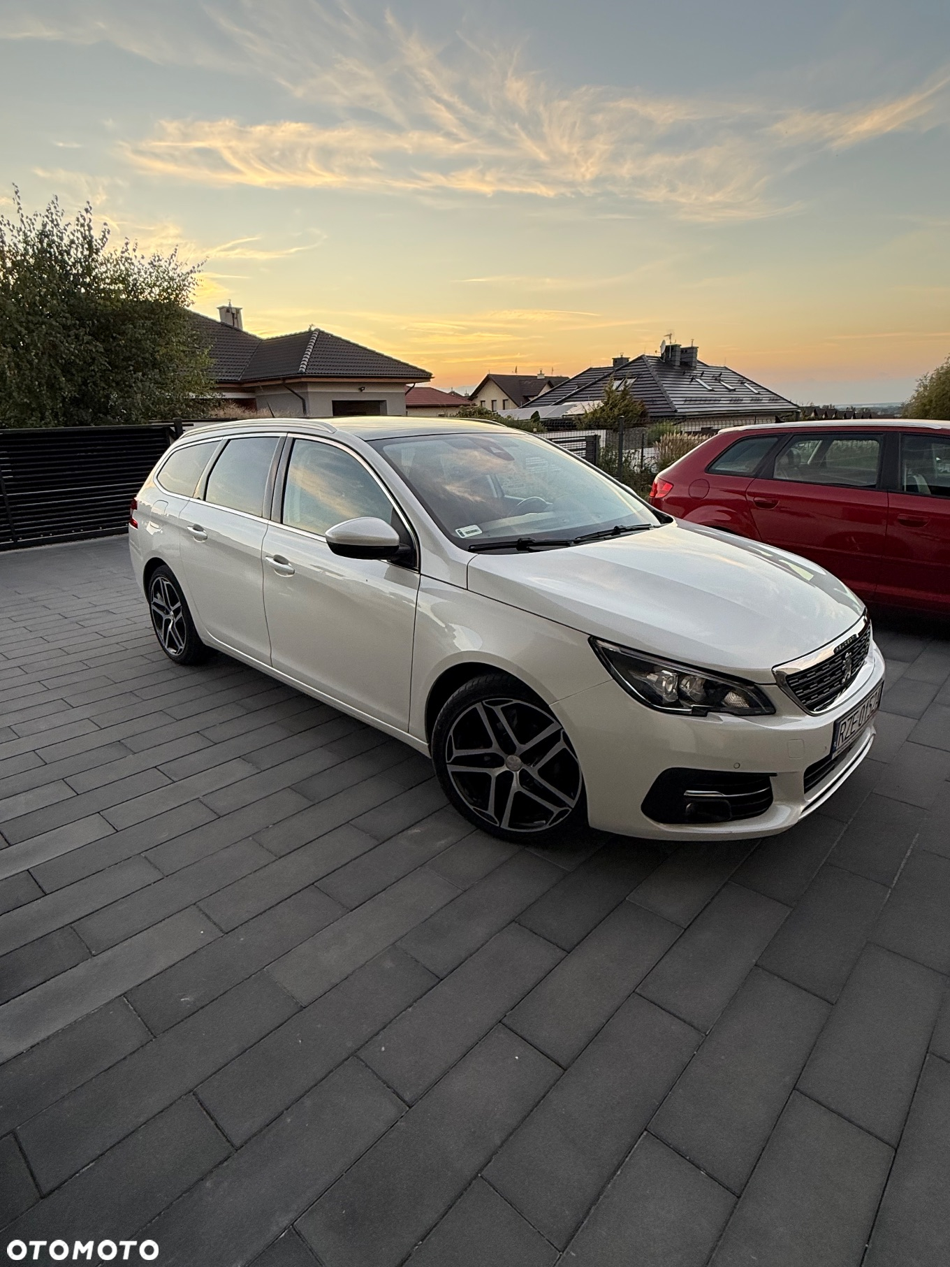 Peugeot 308 SW 1.6 BlueHDi Allure S&S EAT6 - 16