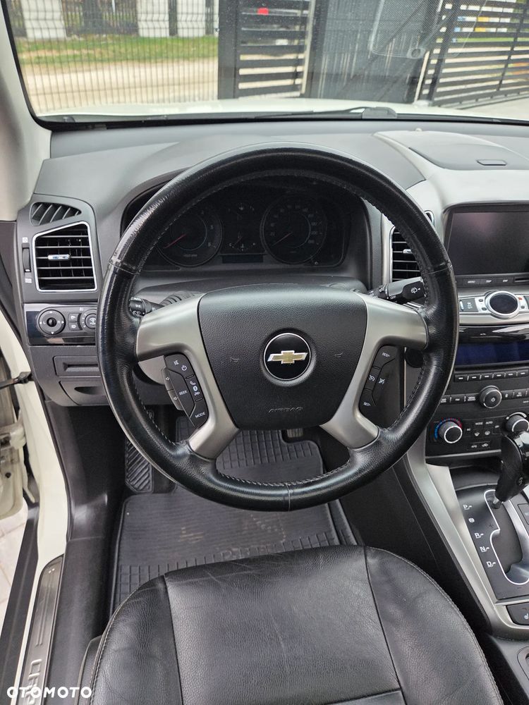 Chevrolet Captiva 2.2 D LTZ - 35