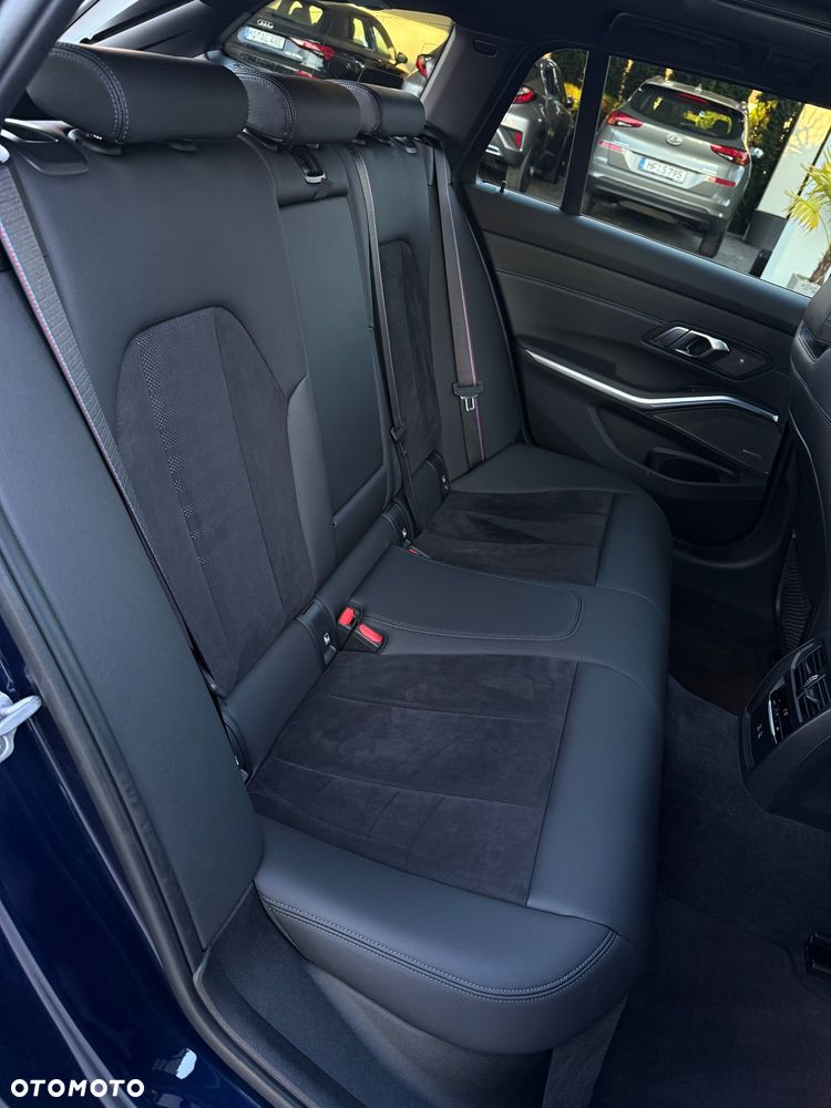 BMW Seria 3 M340i xDrive - 38