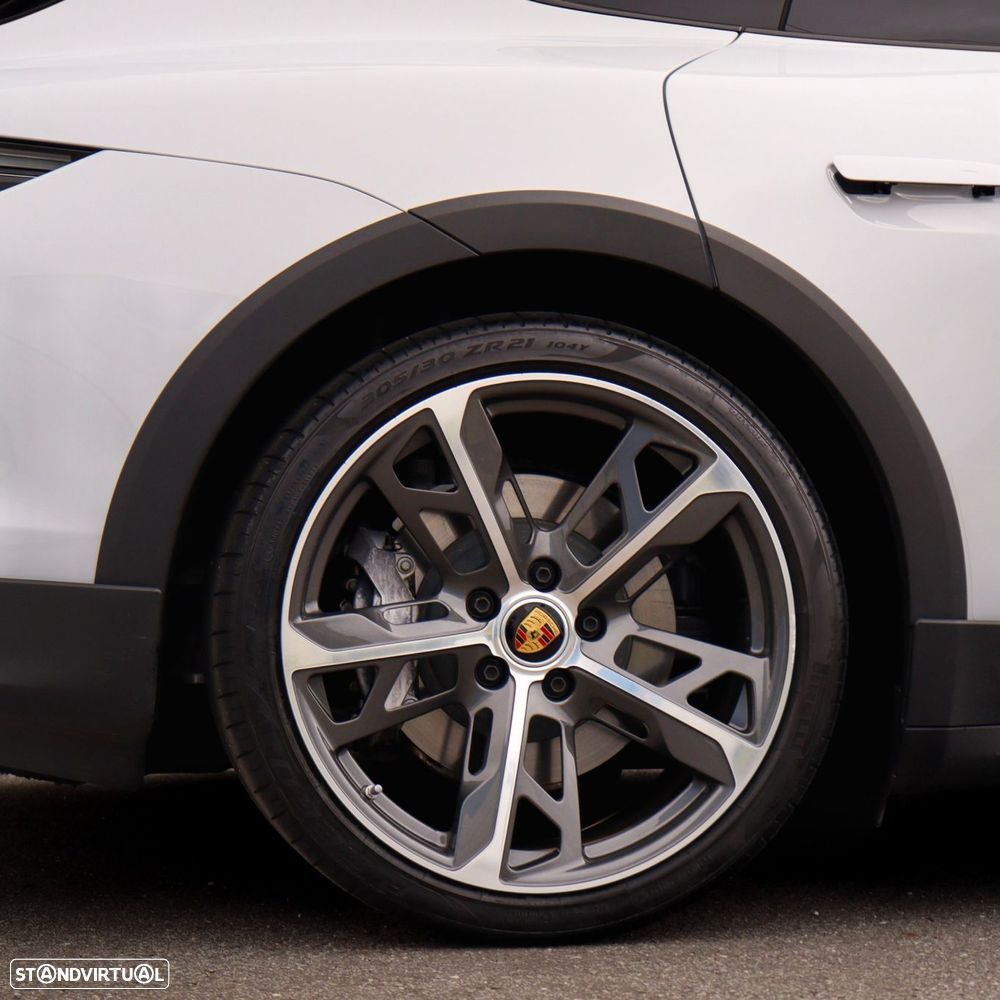 Porsche Taycan Cross Turismo 4 - 10