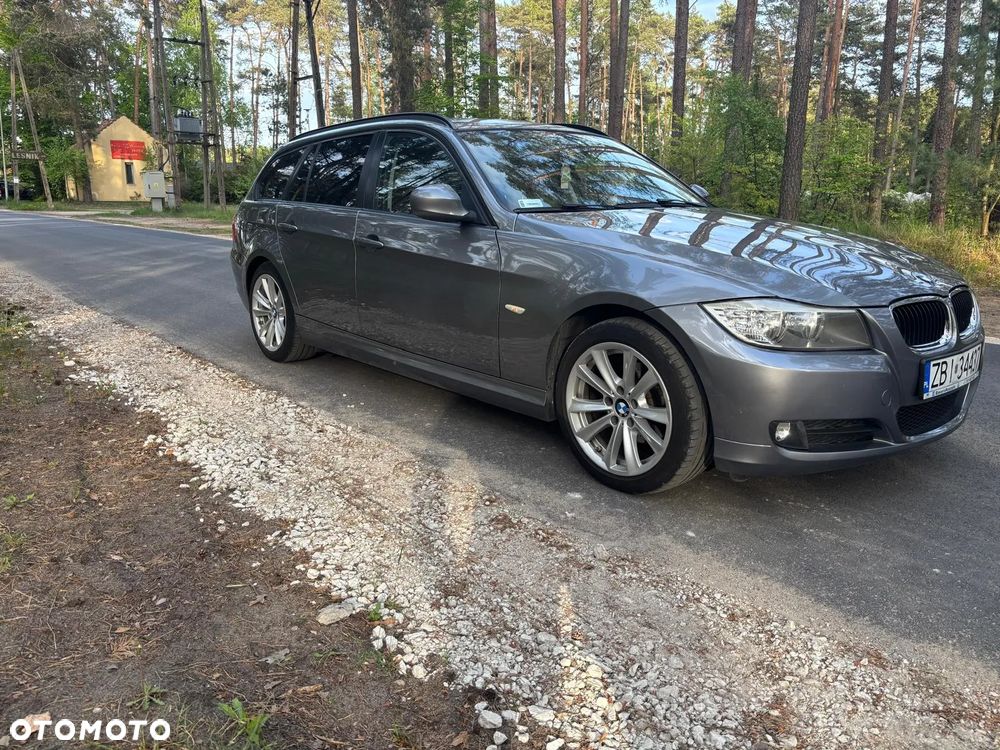 BMW Seria 3 318i Touring - 6