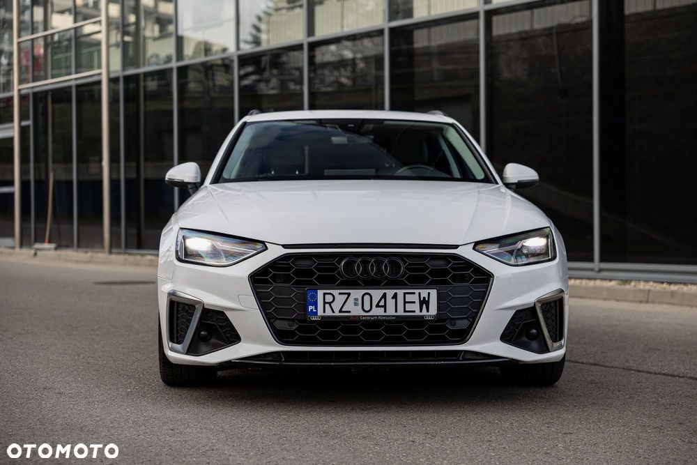Audi A4 Avant 40 TDI S tronic S line - 1