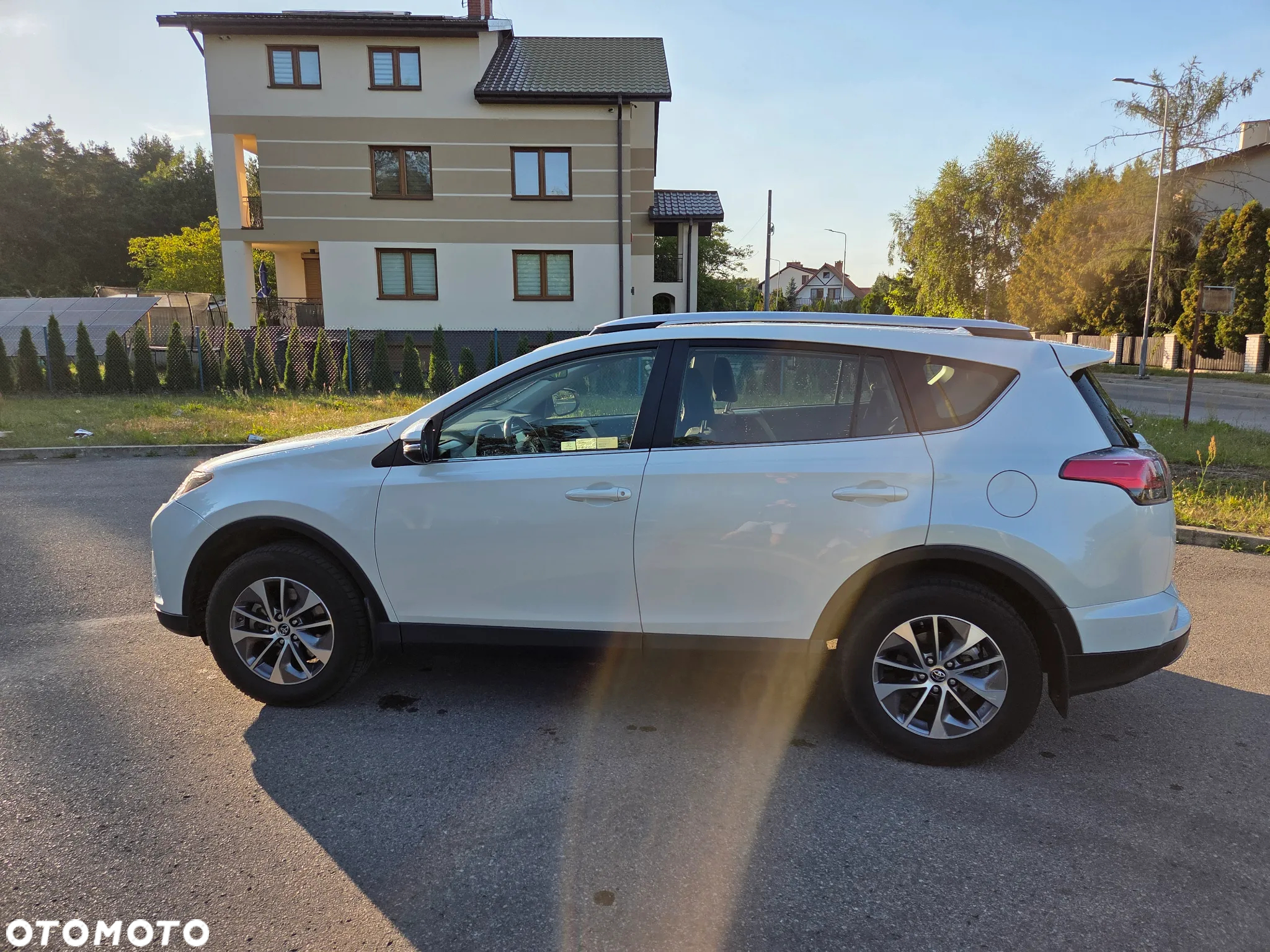 Toyota RAV4 Hybrid Premium 4x4 - 5
