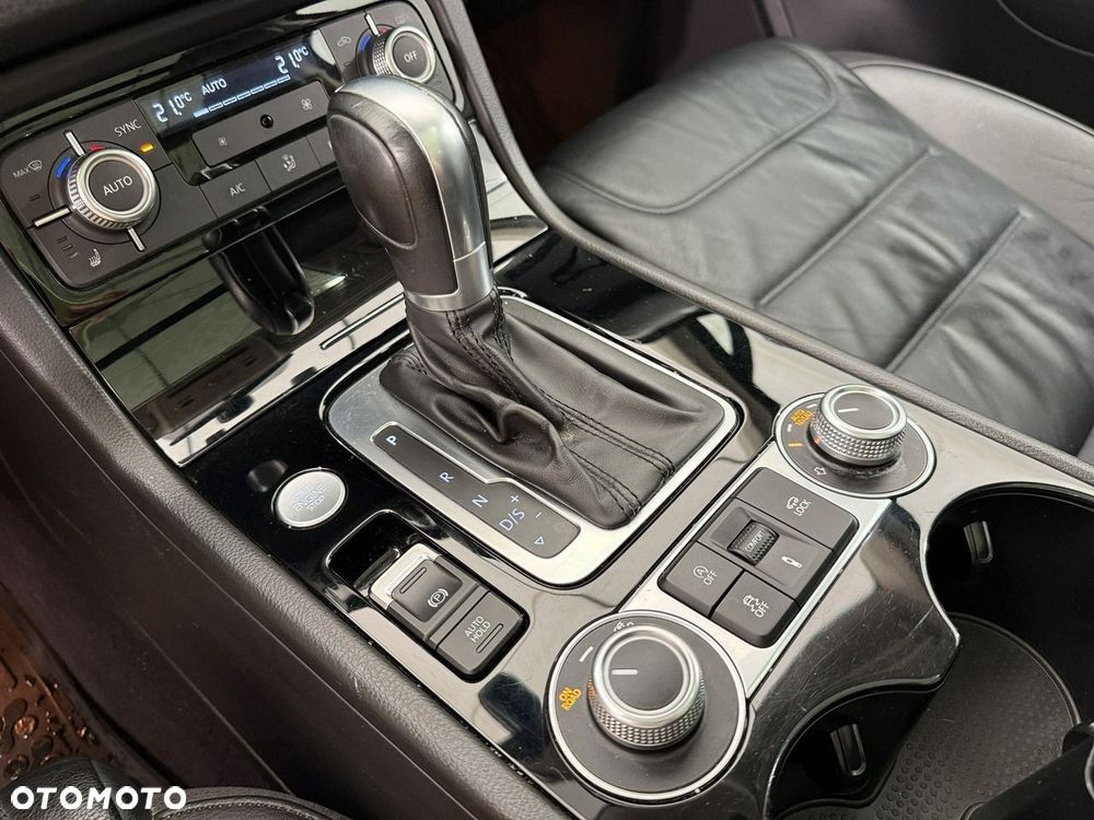 Volkswagen Touareg - 19