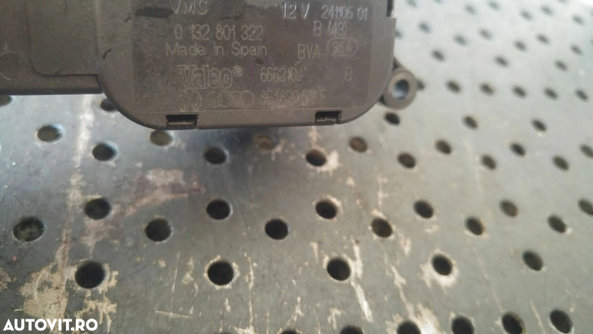 Motoras clapeta aeroterma audi a4 b7 8e 0132801322 666210j - 3
