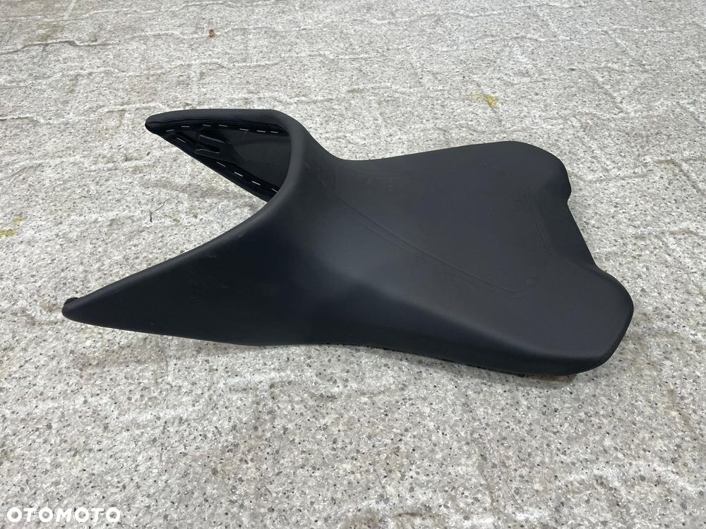 Mocowanie tablicy rejestracyjnej, ogon, Siedzenie kierowcy KTM SUPER DUKE 1290 GT (nr1367) - 6