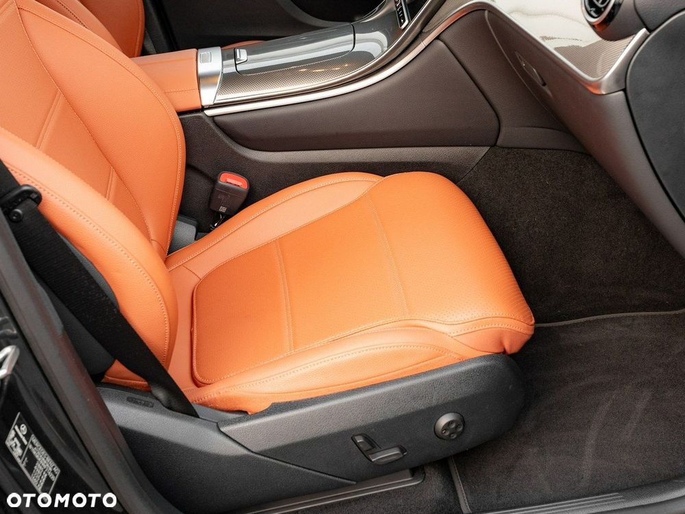 Mercedes-Benz GLC - 27