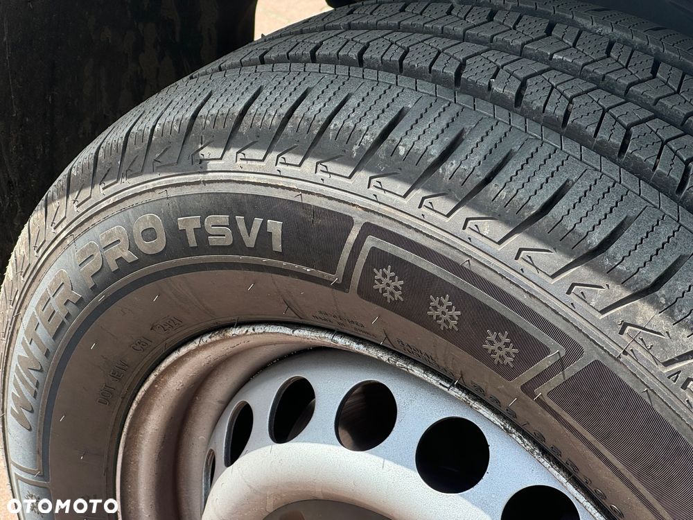 Mercedes-Benz Sprinter - 12