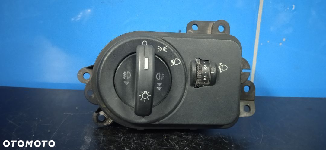 Włącznik świateł Ford Fiesta MK6 - 1