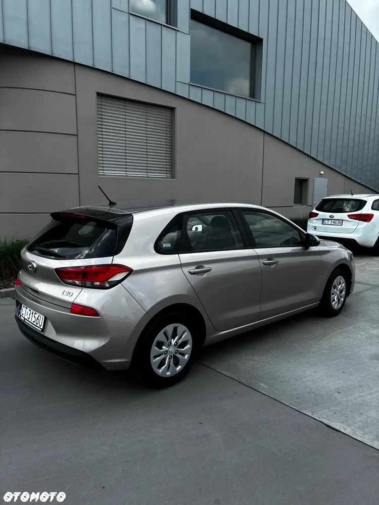 Hyundai i30 1.4 Classic + - 6