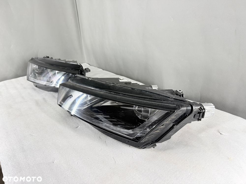 Reflektor lampa prawa lewa  Skoda Octavia IV  Mk4 5E4941015A 5E491016B - 2