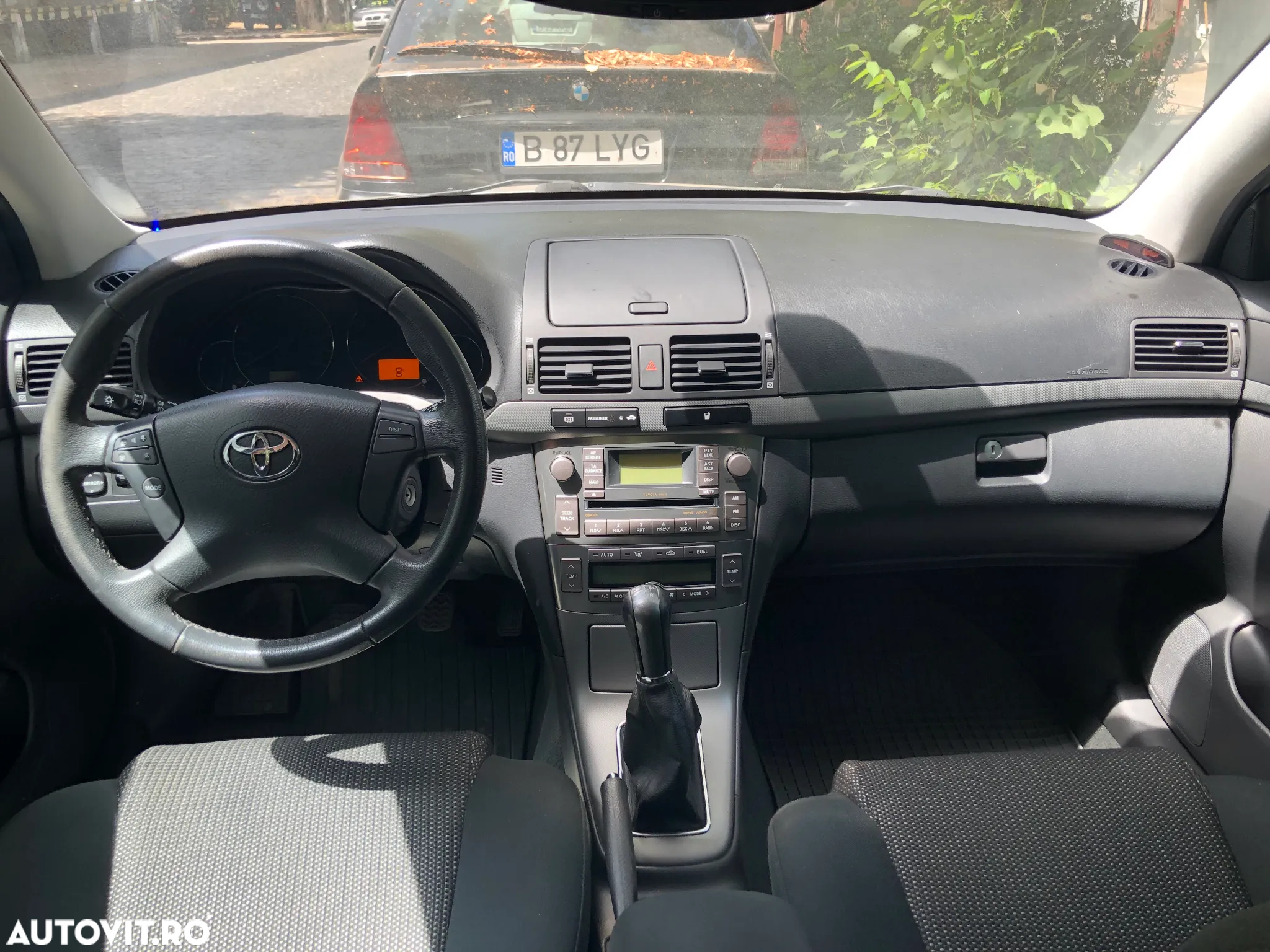 Dezmembrez Toyota Avensis 1.8 benzina 2007 - 9