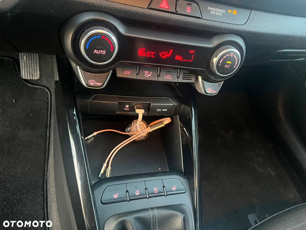 Kia Stonic 1.0 T-GDI 120 Platinum Edition - 10