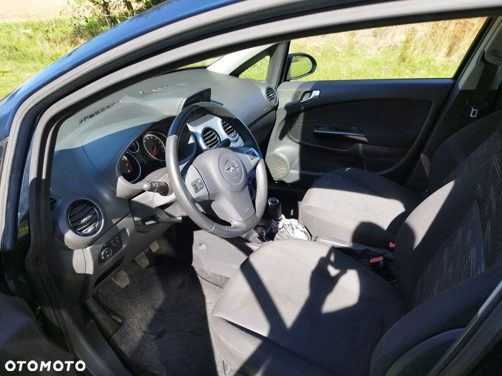 Opel Corsa - 2