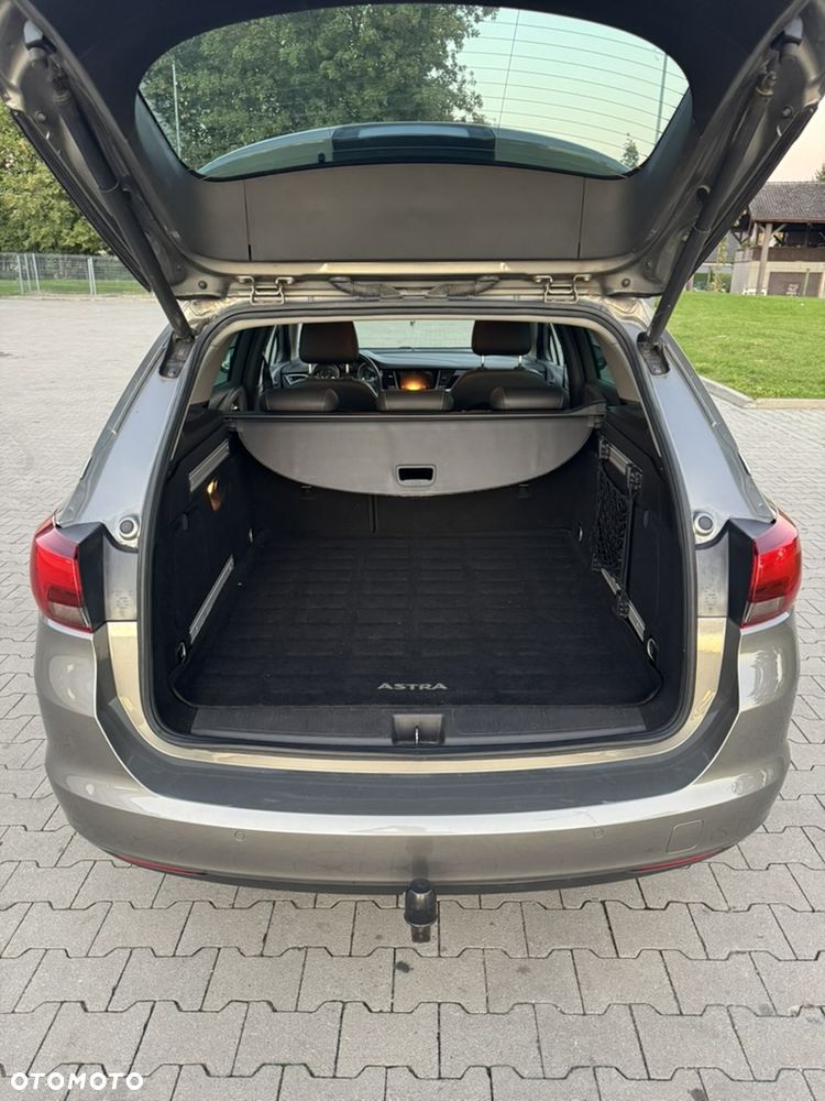 Opel Astra 1.4 T Elite - 11
