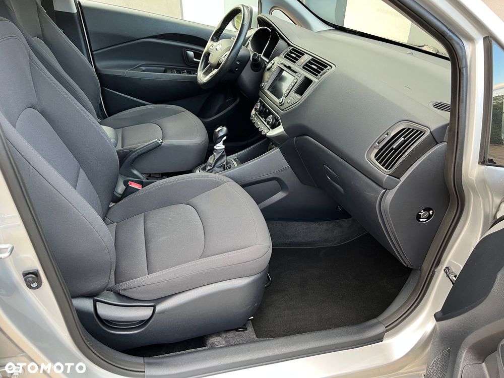 Kia Rio - 7