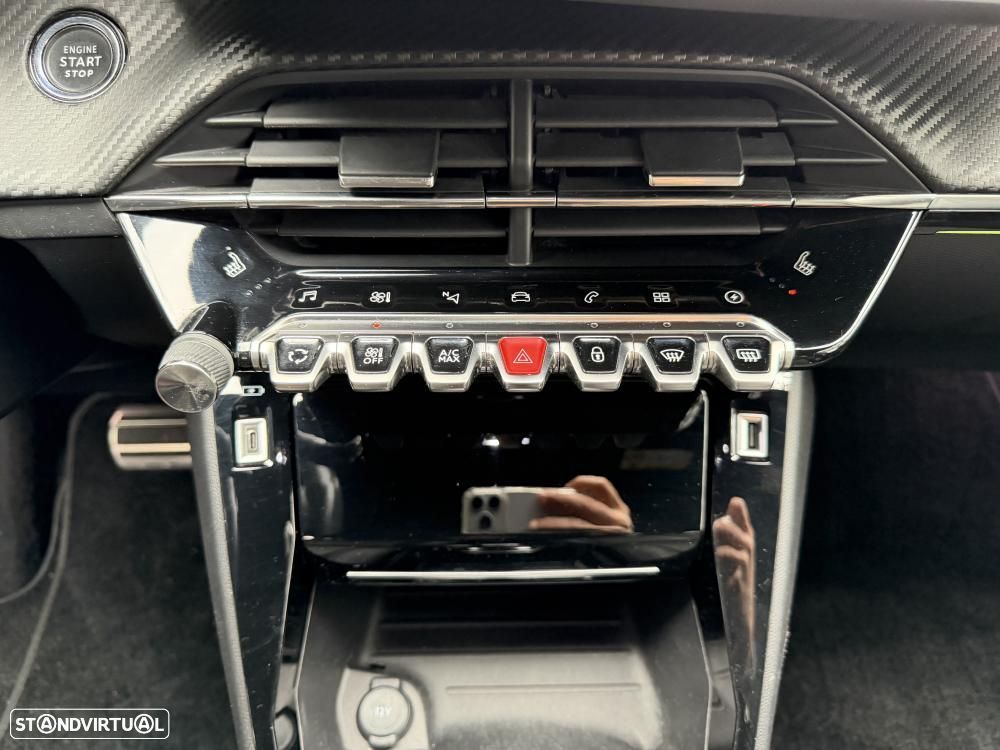 Peugeot e-2008 50 kWh GT - 31