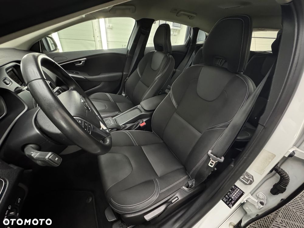 Volvo V40 T2 Geartronic Momentum - 9