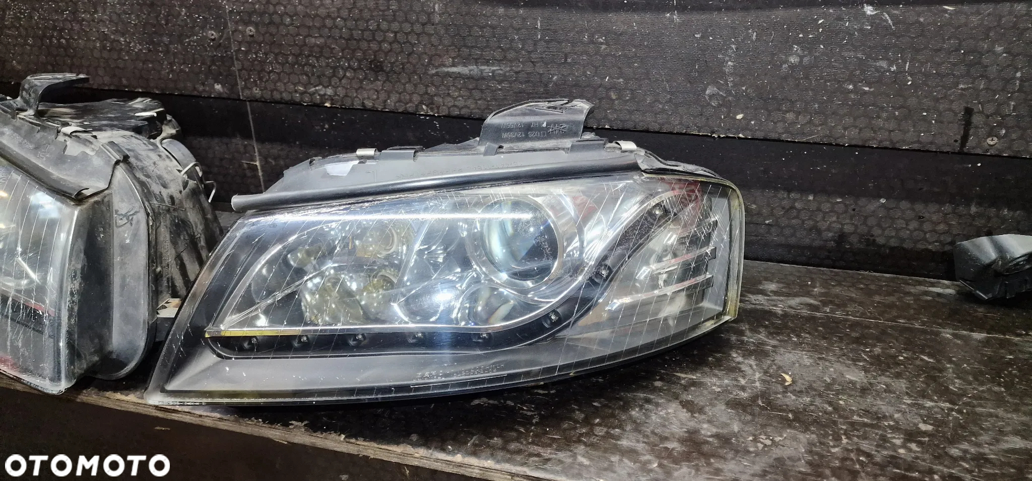 LAMPA PRZÓD LEWA/PRAWA Led  AUDI A3 8P0 - 2