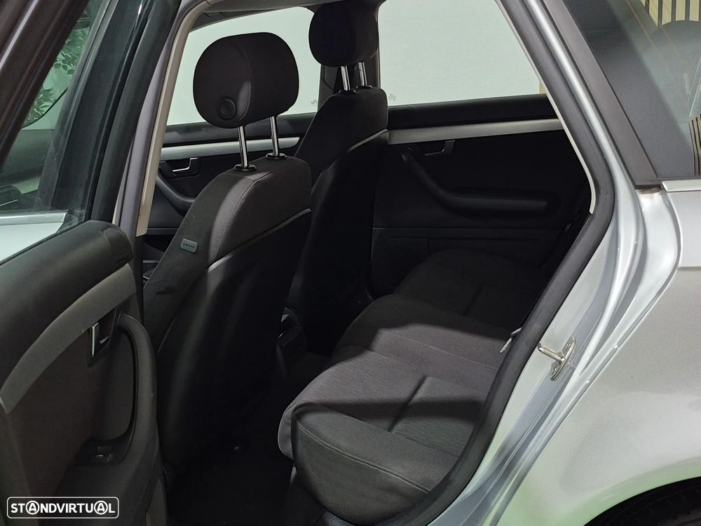 Audi A4 Avant 1.6 Exclusive - 22