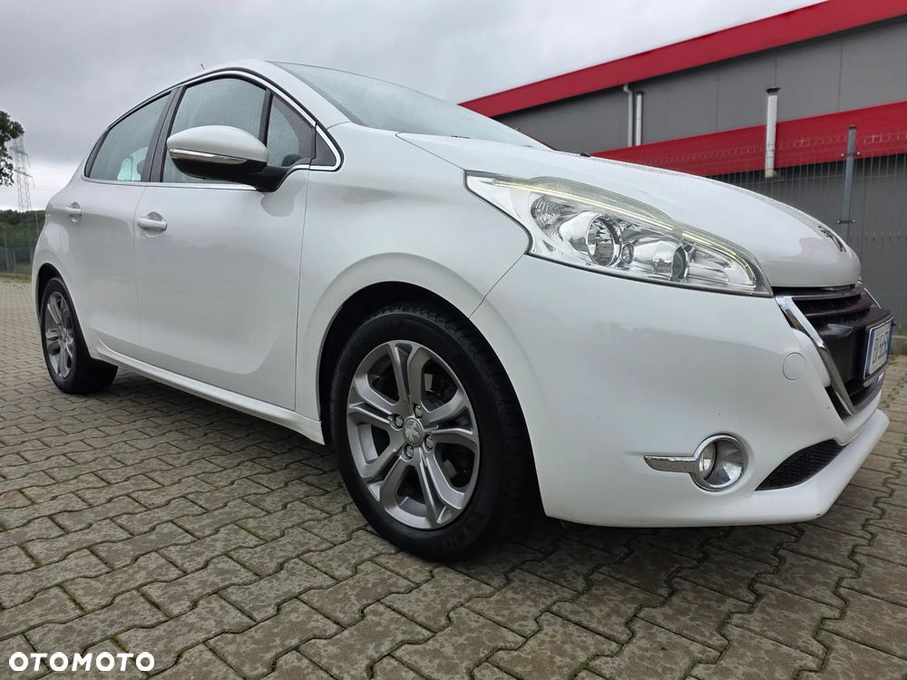 Peugeot 208 1.2 PureTech Allure - 5