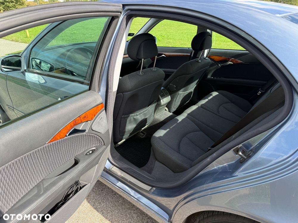 Mercedes-Benz Klasa E 220 CDI Elegance - 33