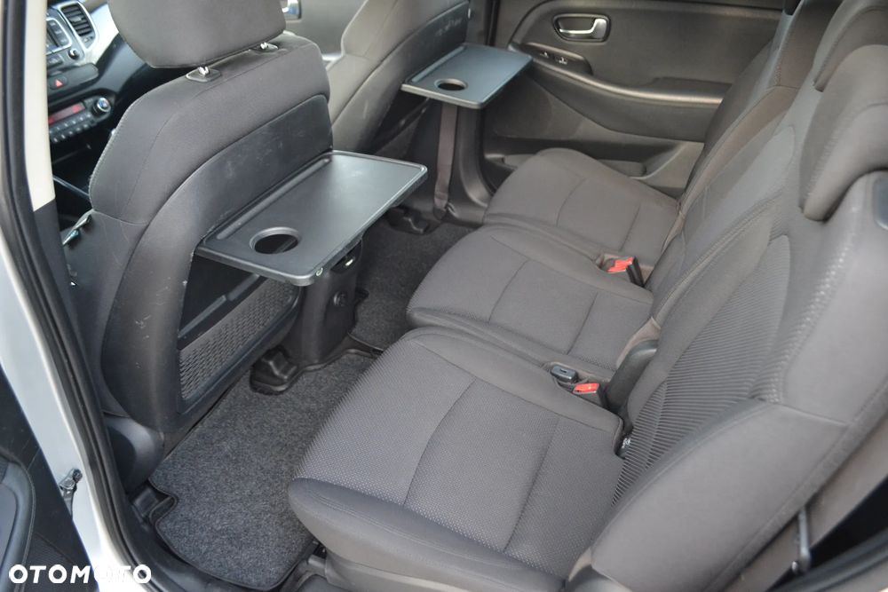 Kia Carens - 23