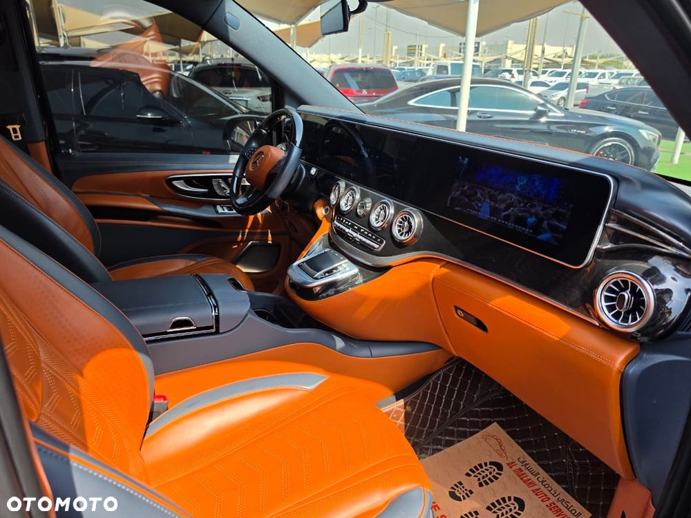 Mercedes-Benz Klasa V 300 extralang 9G-TRONIC Special Edition Avantgarde - 6