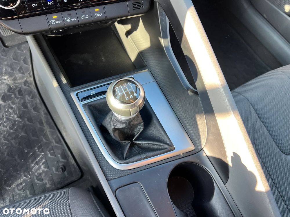 Hyundai Elantra - 18