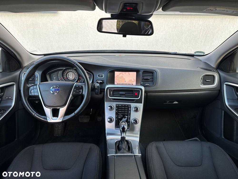 Volvo V60 D3 Geartronic Momentum Pro - 20