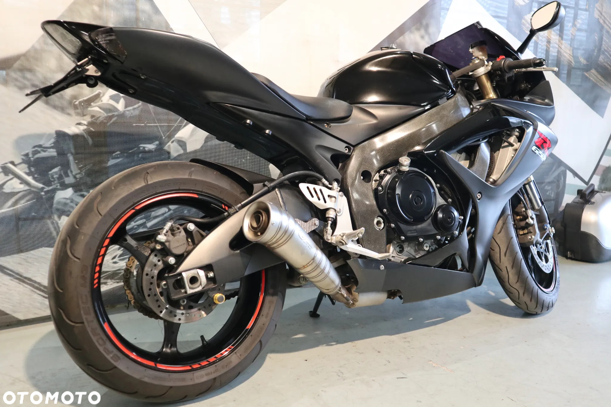 Suzuki GSX-R - 15