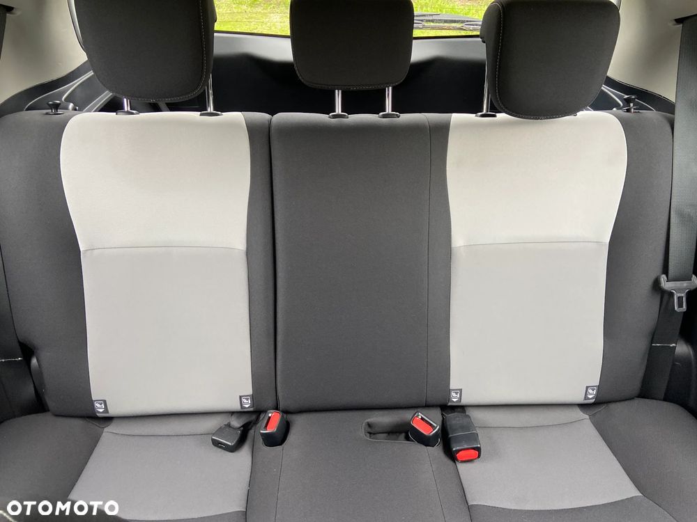Toyota Yaris - 37