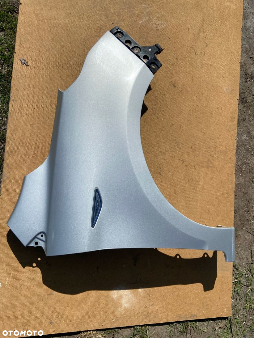 FORD KA PLUS 16-20 BŁOTNIK PRAWY PRZEDNI LAK. 6, BEZ RDZY, ŁADNY, ORYGINAŁ - 2