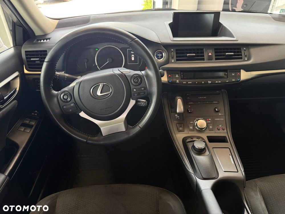 Lexus CT - 18