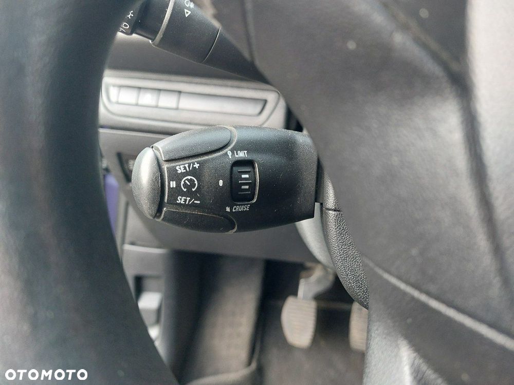 Peugeot 208 1.4 HDi Access - 24