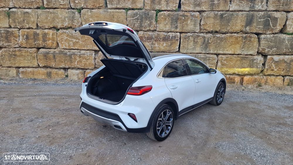 Kia XCeed 1.0 T-GDI Tech+SRF - 32