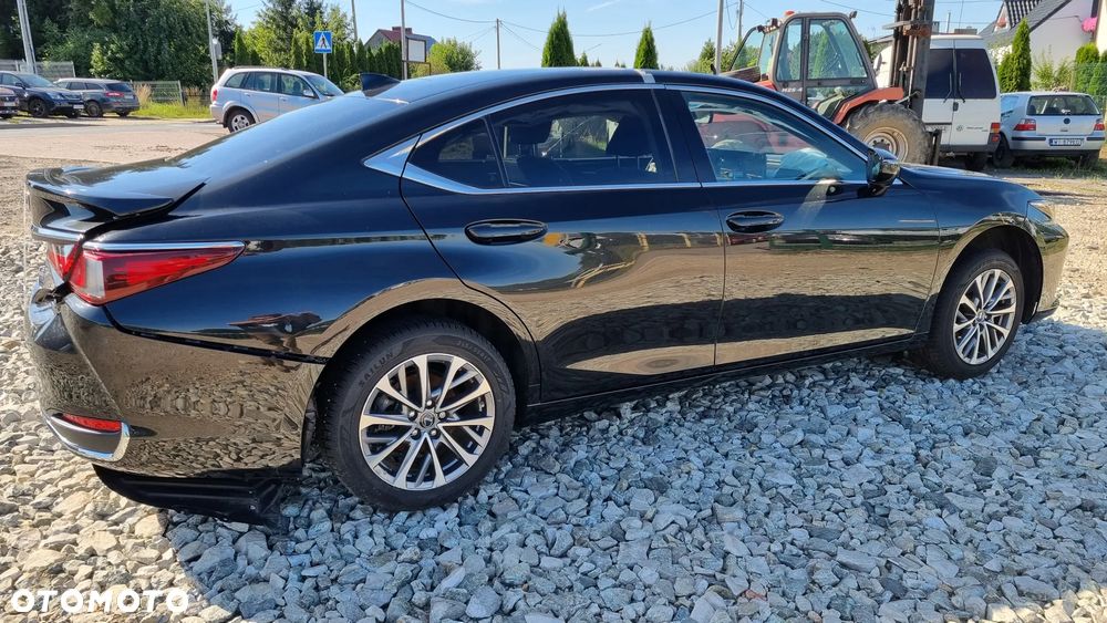 Lexus ES 300h Style Edition - 1