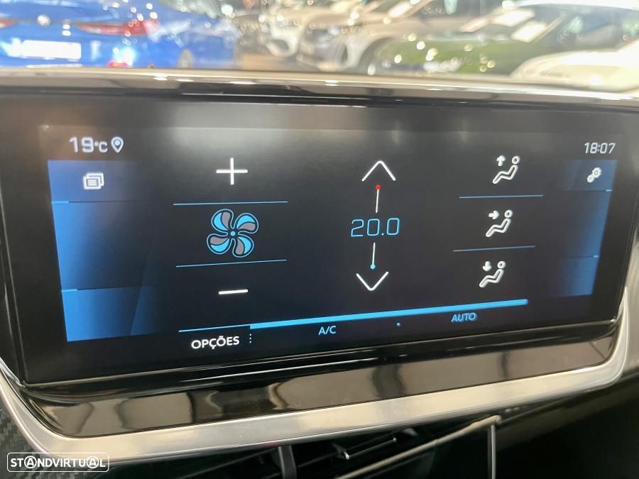 Peugeot 2008 1.2 PureTech Allure - 23