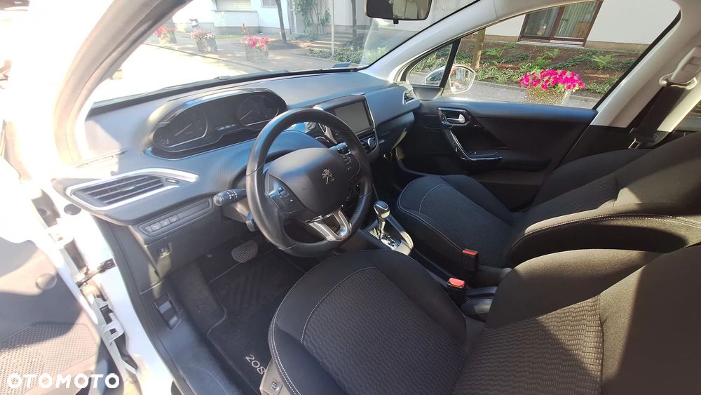 Peugeot 208 PureTech 110 Stop & Start EAT6 Allure - 16
