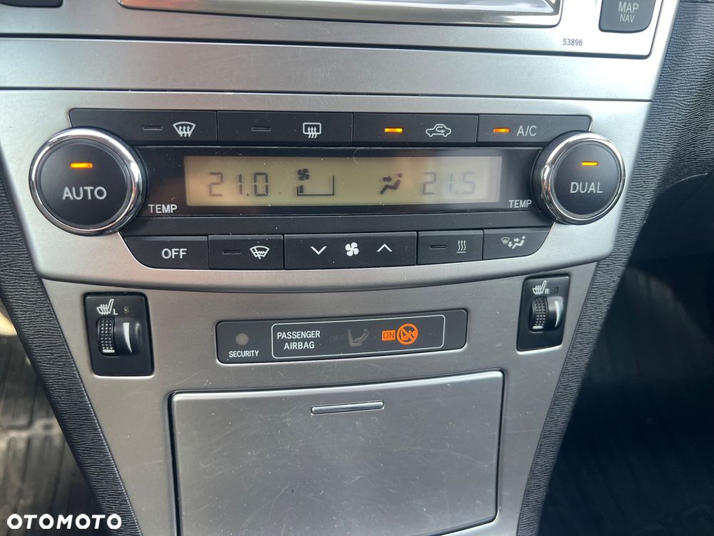 Toyota Avensis Combi 2.0 D-4D Executive - 13