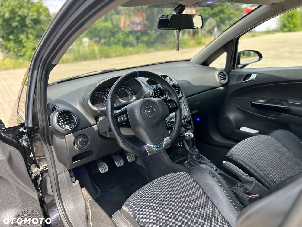 Opel Corsa 1.6T OPC - 12