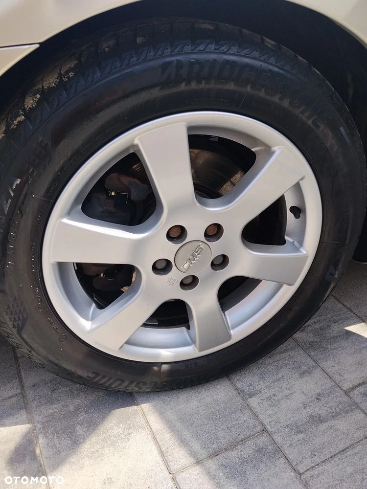 Toyota Avensis 2.0 VVT-i Executive - 6