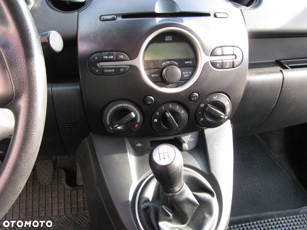 Mazda 2 - 7