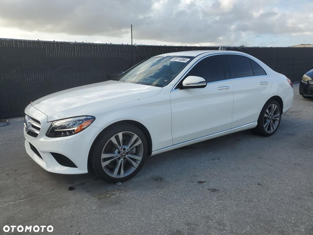Mercedes-Benz Klasa C 300 9G-TRONIC Edition - 2