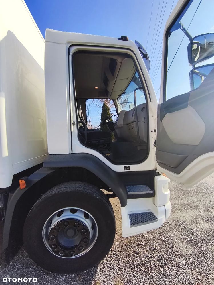 DAF DAF LF 250 / FA 290 / Izoterma / Winda / Holandia / Przebieg 241000 km /18 palet - 16