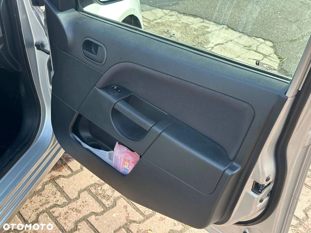 Ford Fiesta - 2